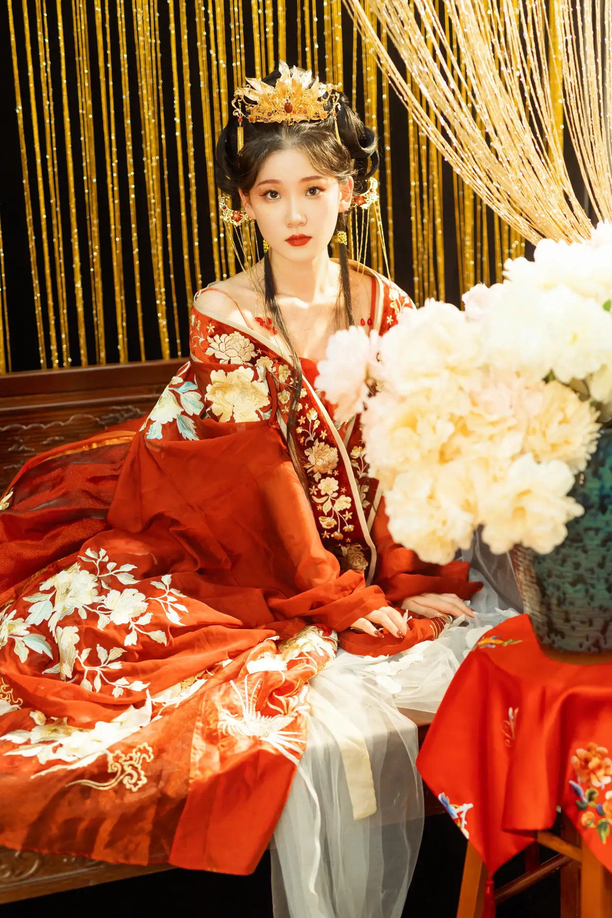 [YITUYU] 2022.09.05 Vol.1873 – Lady in Red Looking back at each other, meow meow meow#[48P]-40